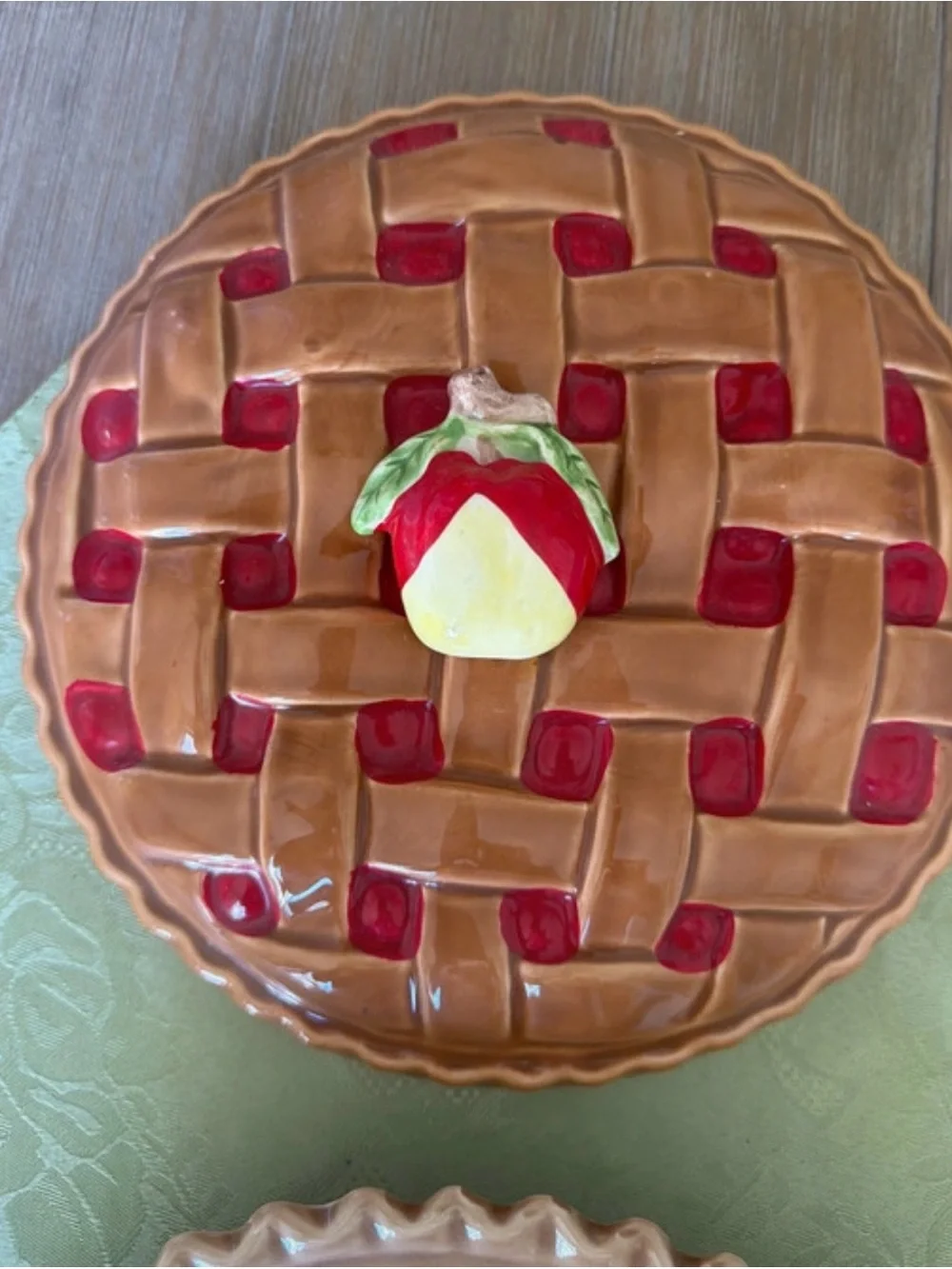Vintage Apple Pie Ceramic Serving Dish with Lid - Brown & Red